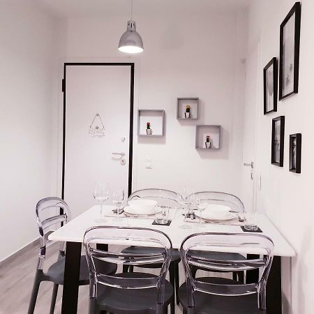 Beautiful Brand New Apartment Seaside アテネ エクステリア 写真